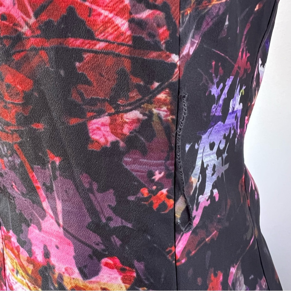 Karen Millen Modern Abstract Floral Ruffle Front V-Neck Slim Fit Party Dress - Picture 12 of 16
